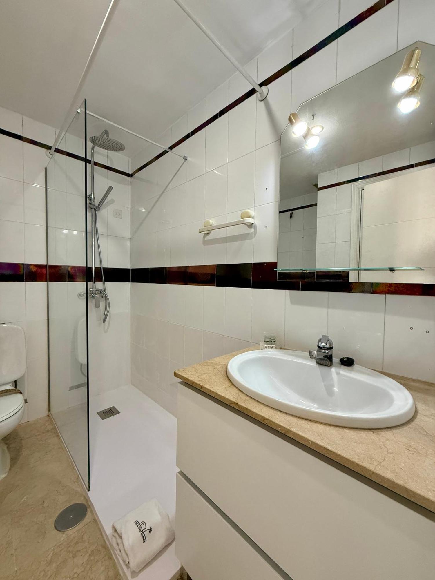 Del Mar Iv Center - Eaw Homes *